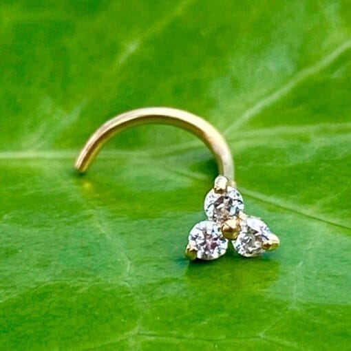 Nostril de oro macizo 18 Kt. con 1 trinity de 4 mm. con Swarovski®