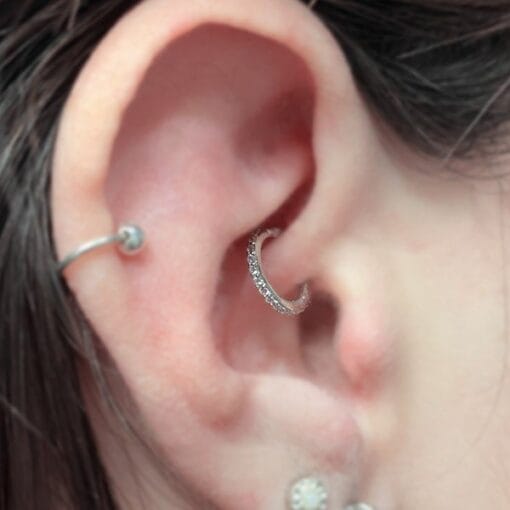Aro de acero 316L y Zirconias de Swarovski® - Imagen 3