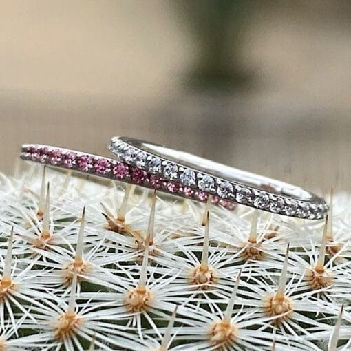 Aro de acero 316L y Zirconias de Swarovski® rosa - Imagen 3