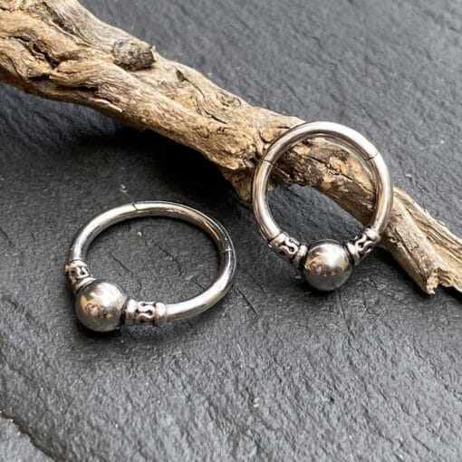 Piercing estilo étnico de acero quirúrgico 316L y cierre bisagra