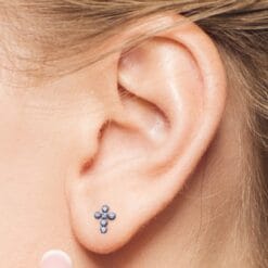 Alternative view of Top de titanio con forma cruz y 6 zirconias