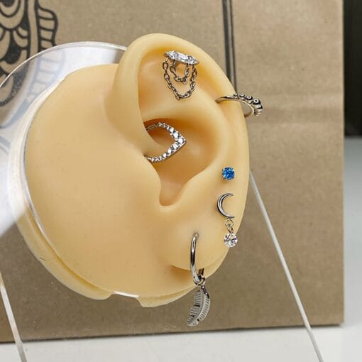 Top de titanio con una media luna y zirconia colgante - Imagen 2