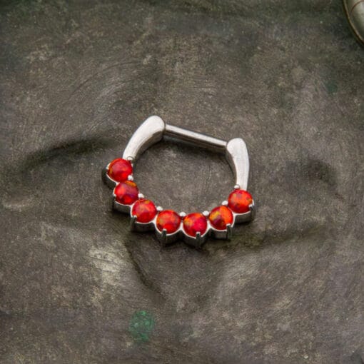 Aro de acero para septum con ópalos rojos