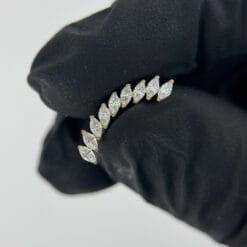 Top de titanio y baño de oro con 9 zirconias talla marquesa